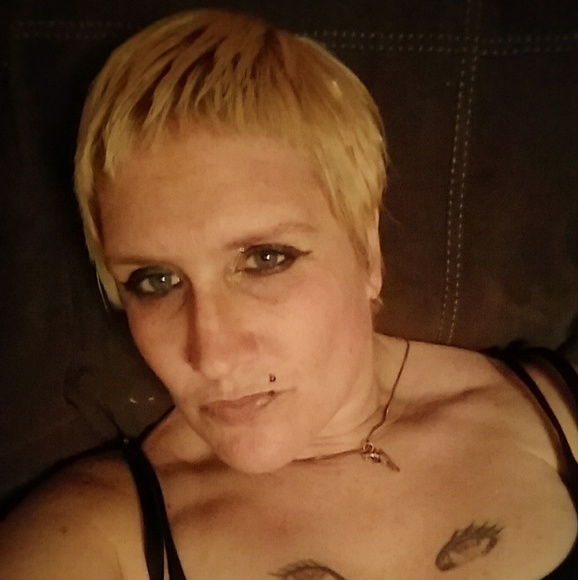 Meet your Posher, Jennifer - Picture 4 of 4